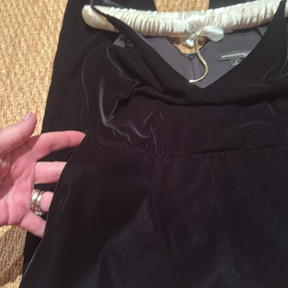 BLACK VELVET NWOT BANANA REPUBLIC VELVET CROPPED LEG JUMPSUIT WITH POCKETS SZ 2 - Picture 14 of 16